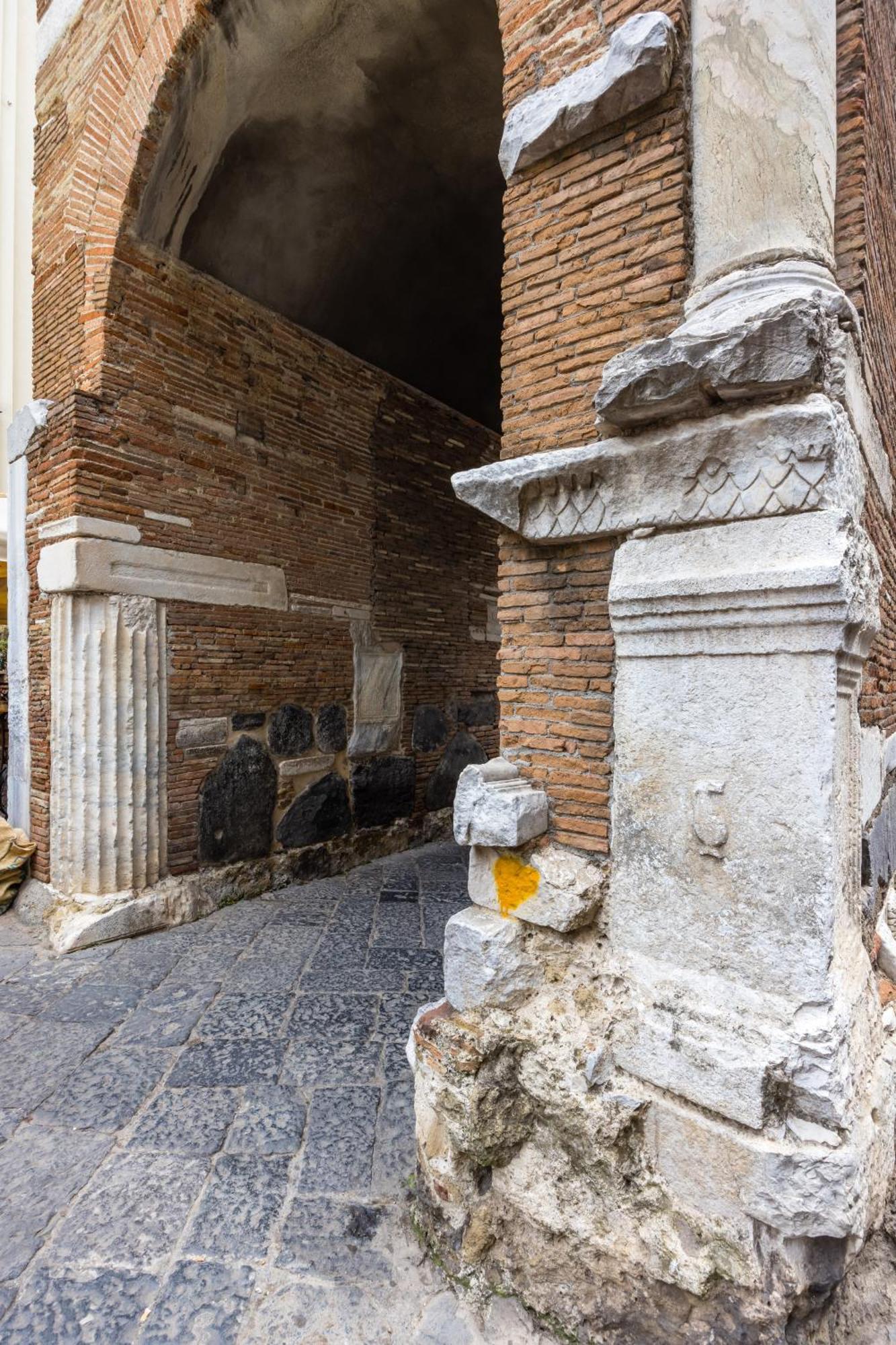 Piazza Miraglia - Apartment By Wonderful Italy Naples Exterior photo